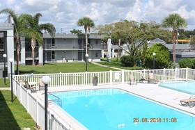 Super 8 by Wyndham Ocala I-75