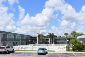 Super 8 by Wyndham Ocala I-75