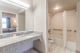 Super 8 by Wyndham Ocala I-75