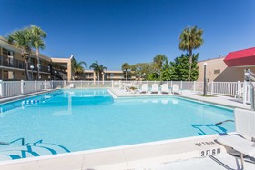 Super 8 by Wyndham Ocala I-75