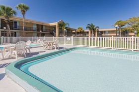 Super 8 by Wyndham Ocala I-75