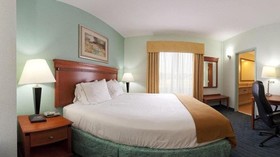Holiday Inn Express Hotel & Suites Lake Okeechobee