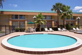Garnet Inn & Suites, Orlando