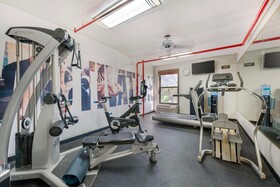 Best Western Plus Universal Inn