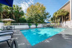 Best Western Plus Universal Inn