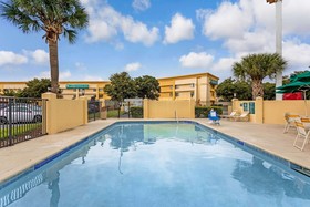La Quinta Inn & Suites by Wyndham Orlando South