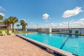 Quality Inn & Suites Riverfront