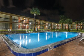 Quality Inn & Suites Riverfront