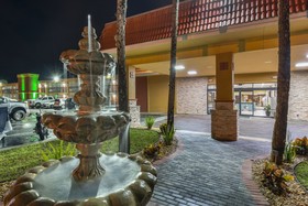 Quality Inn & Suites Riverfront