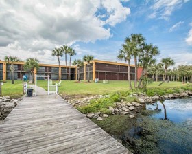 Quality Inn & Suites Riverfront