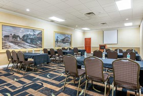 Quality Inn & Suites Riverfront