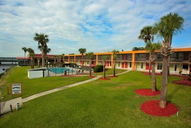 Quality Inn & Suites Riverfront