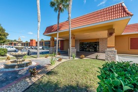 Quality Inn & Suites Riverfront