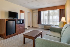 Quality Inn & Suites Riverfront