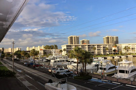 Camelot Waterfront Inn