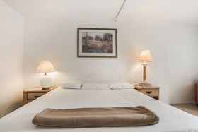 Camelot Waterfront Inn