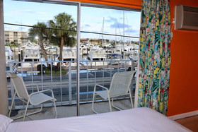 Camelot Waterfront Inn