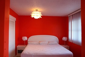 Camelot Waterfront Inn