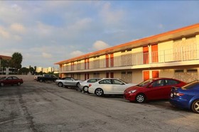 Camelot Waterfront Inn