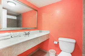 Camelot Waterfront Inn