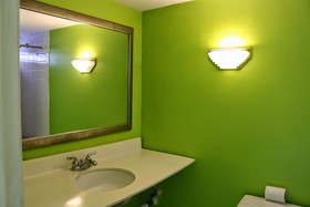 Camelot Waterfront Inn