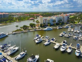 Yacht Harbor Village