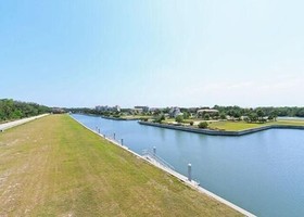 Yacht Harbor Village