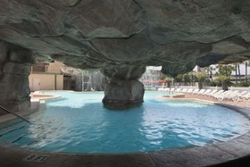 Days Inn by Wyndham Panama City Beach/Ocean Front