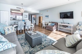 Aqua Resort by Teeming Vacation Rentals