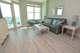 Aqua Resort by Teeming Vacation Rentals