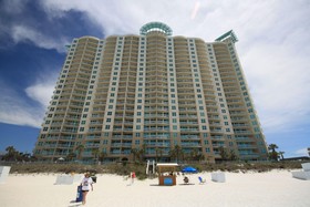 Aqua Resort by Teeming Vacation Rentals