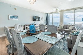 Aqua Resort by Teeming Vacation Rentals