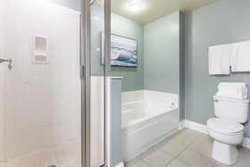 Aqua Resort by Teeming Vacation Rentals