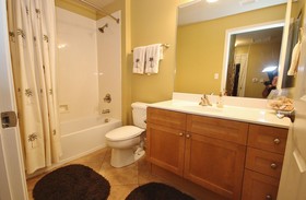 Aqua Resort by Teeming Vacation Rentals