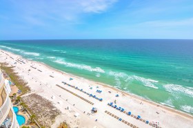 Aqua Resort by Teeming Vacation Rentals