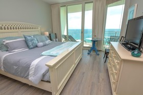 Aqua Resort by Teeming Vacation Rentals