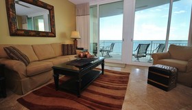 Aqua Resort by Teeming Vacation Rentals