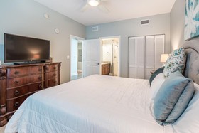 Aqua Resort by Teeming Vacation Rentals