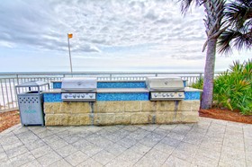 Aqua Resort by Teeming Vacation Rentals