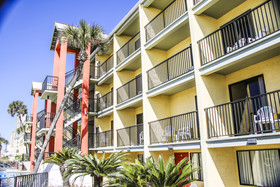 Ramada by Wyndham Panama City Beach / Beachfront
