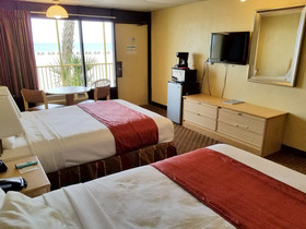 Chateau Beachfront Resort, BW Signature Collection
