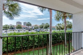 Edgewater Beach & Golf Resort by Book That Condo