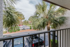 Edgewater Beach & Golf Resort by Book That Condo