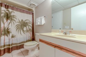 Edgewater Beach & Golf Resort by Book That Condo