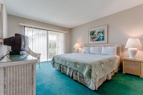 Edgewater Beach & Golf Resort by Book That Condo
