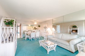 Edgewater Beach & Golf Resort by Book That Condo