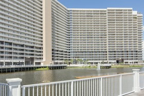 Laketown Wharf