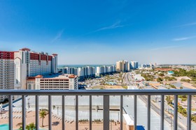 Laketown Wharf