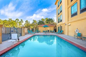 La Quinta Inn & Suites by Wyndham PCB Pier Park area