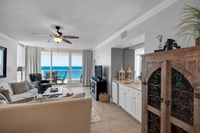 Majestic Beach Towers by iTrip